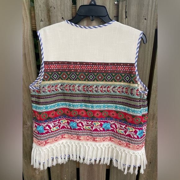 Fringe Vest Embroidered Linen - Picture 3 of 4